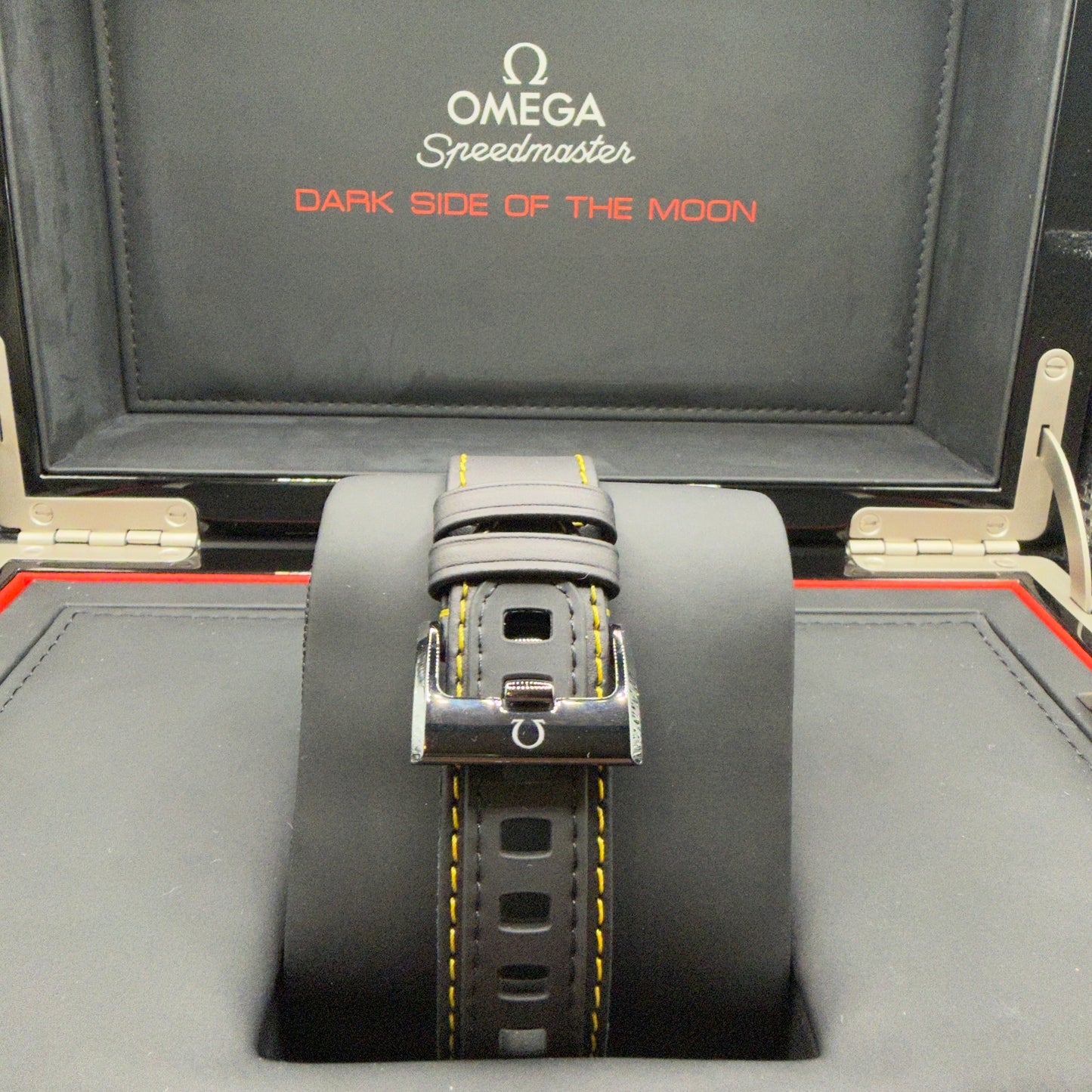 Omega Speedmaster Dark Side of the Moon 311.92.44.30.01.001