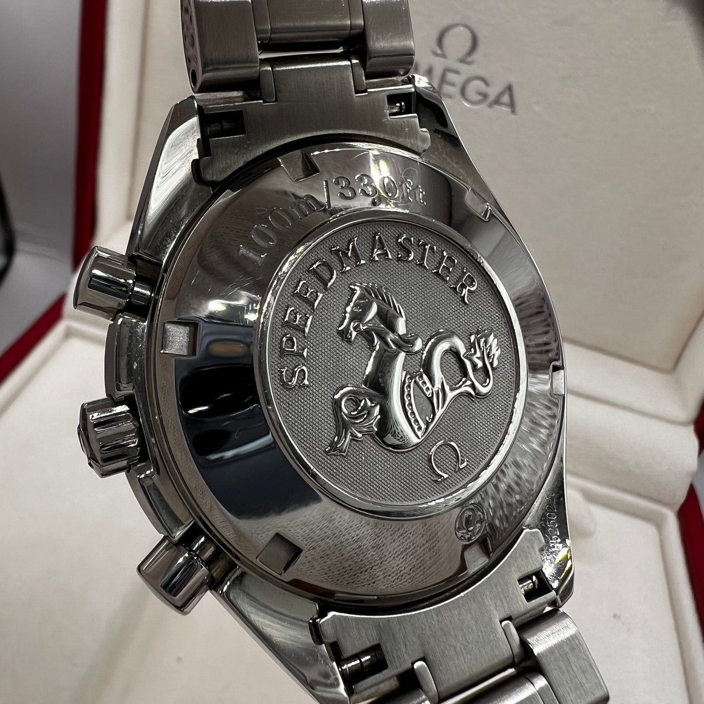 OMEGA Speedmaster Date / Day‑Date 323.30.40.40.06.001