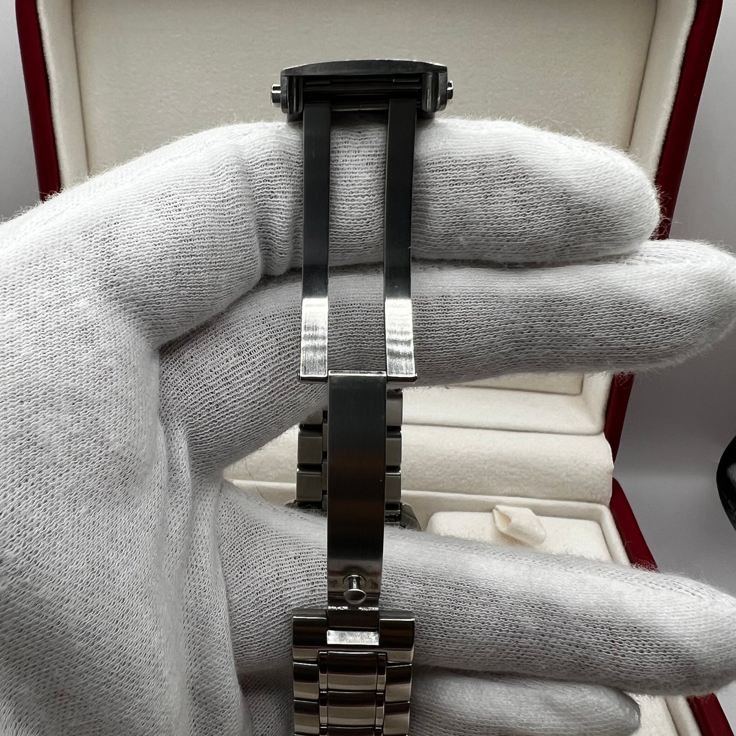 OMEGA Speedmaster Date / Day‑Date 323.30.40.40.06.001