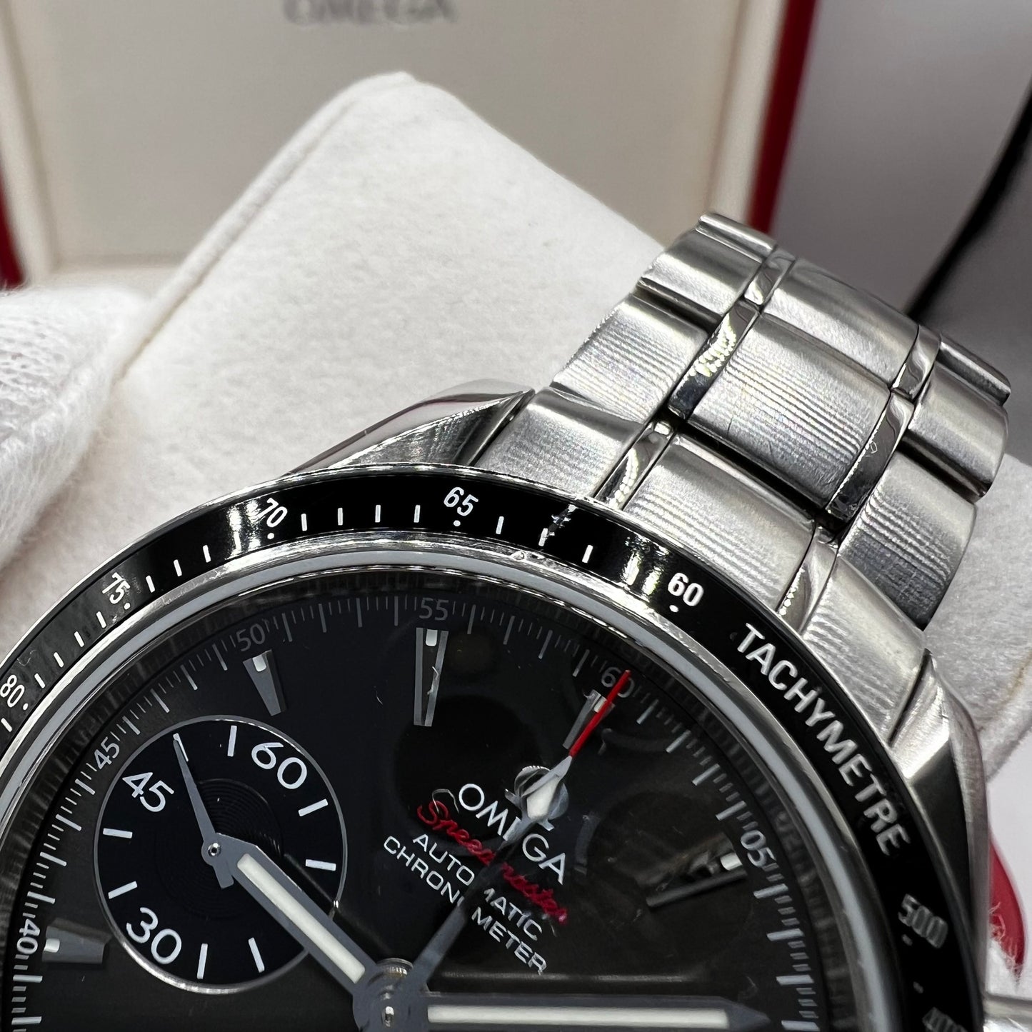 OMEGA Speedmaster Date / Day‑Date 323.30.40.40.06.001